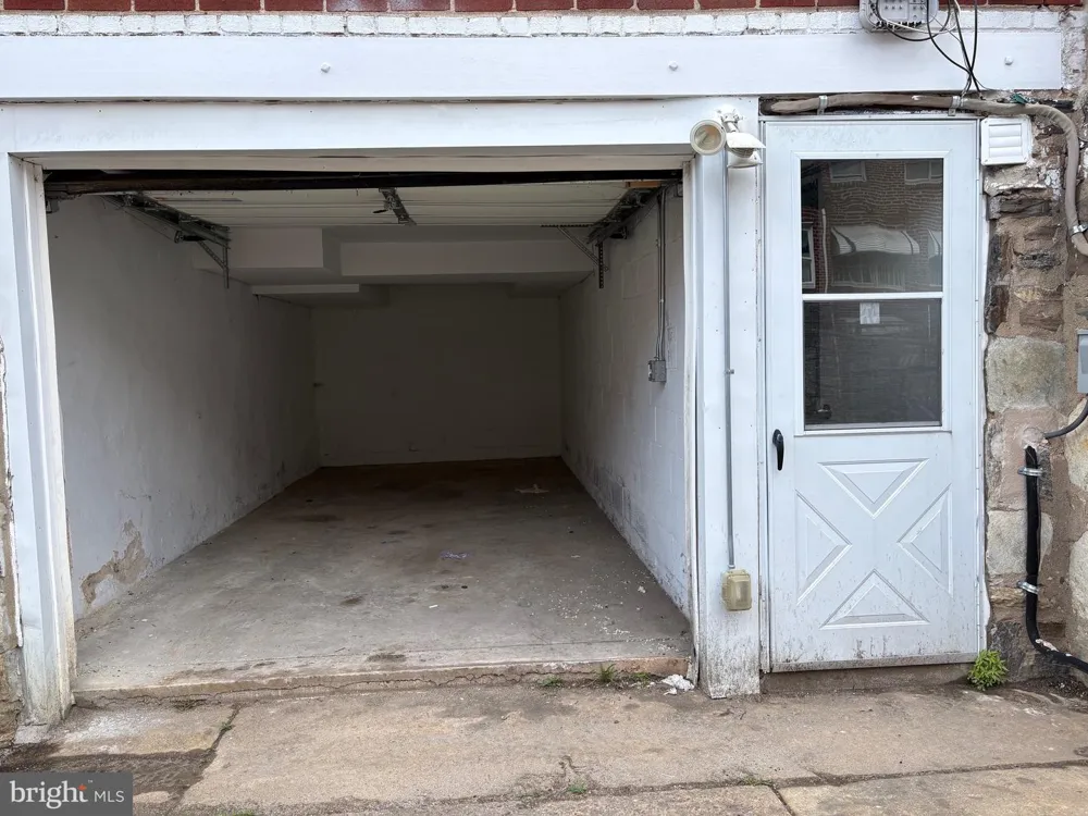 7151 AKRON STREET Philadelphia, PA 19149