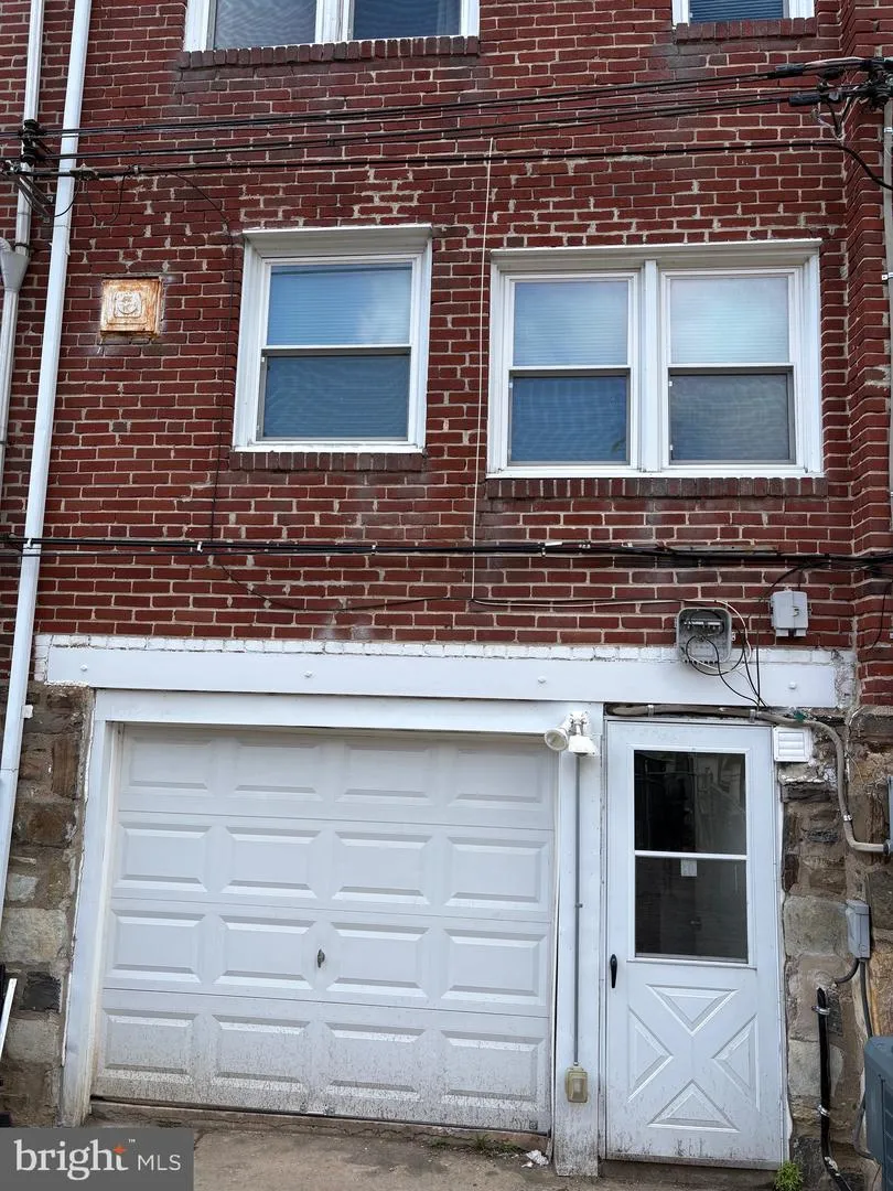 7151 AKRON STREET Philadelphia, PA 19149