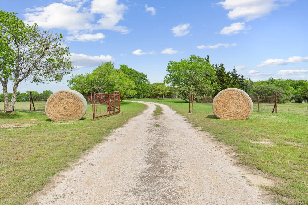 1277 HCR 4251 Hillsboro, TX 76645