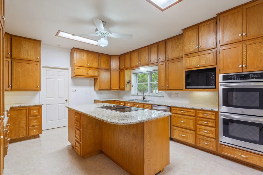 1277 HCR 4251 Hillsboro, TX 76645