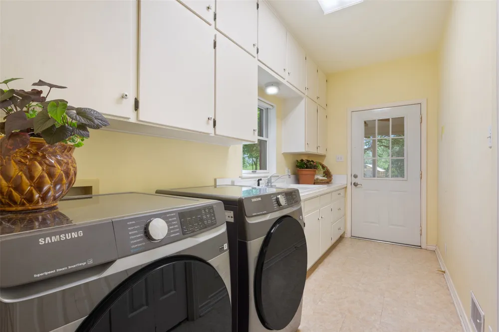 1277 HCR 4251 Hillsboro, TX 76645