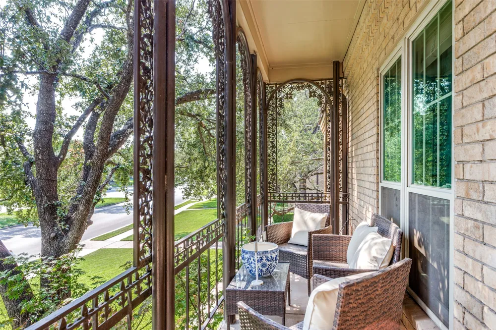 4312 Bellaire Drive S #204 Fort Worth, TX 76109
