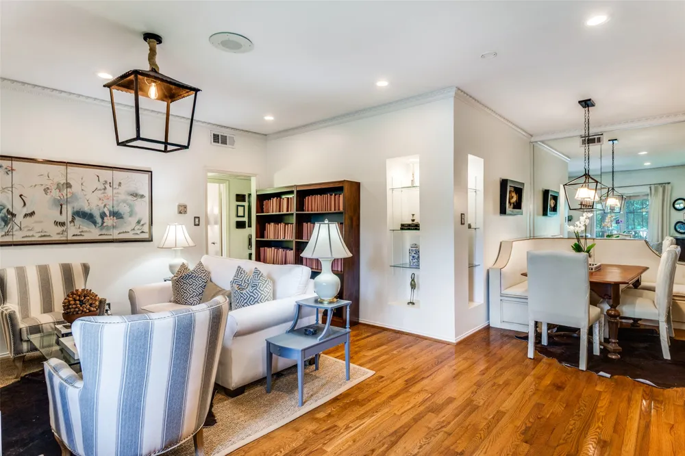 4312 Bellaire Drive S #204 Fort Worth, TX 76109