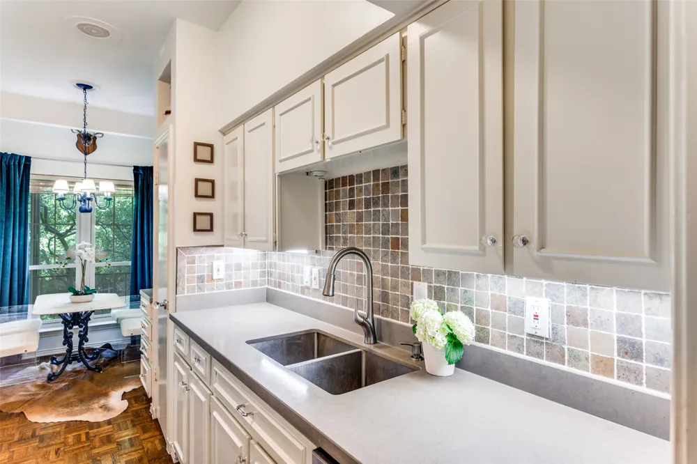 4312 Bellaire Drive S #204 Fort Worth, TX 76109