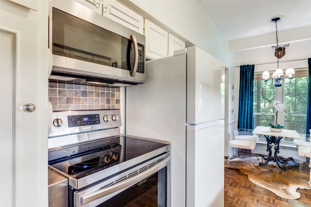 4312 Bellaire Drive S #204 Fort Worth, TX 76109