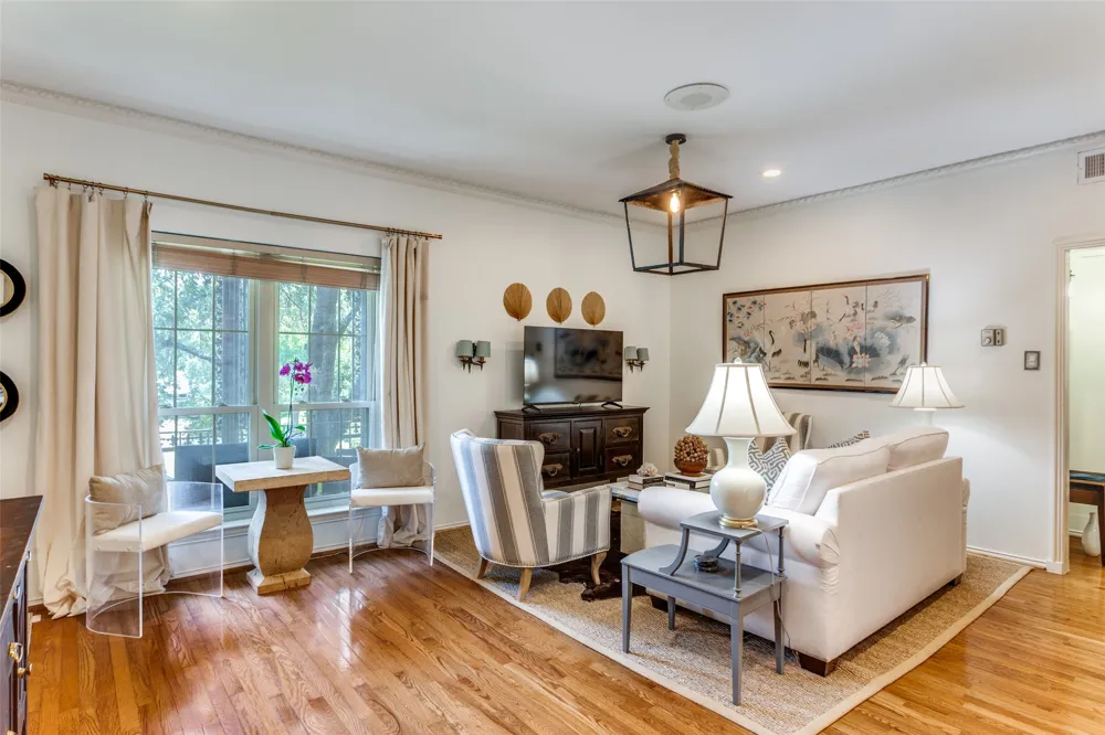 4312 Bellaire Drive S #204 Fort Worth, TX 76109