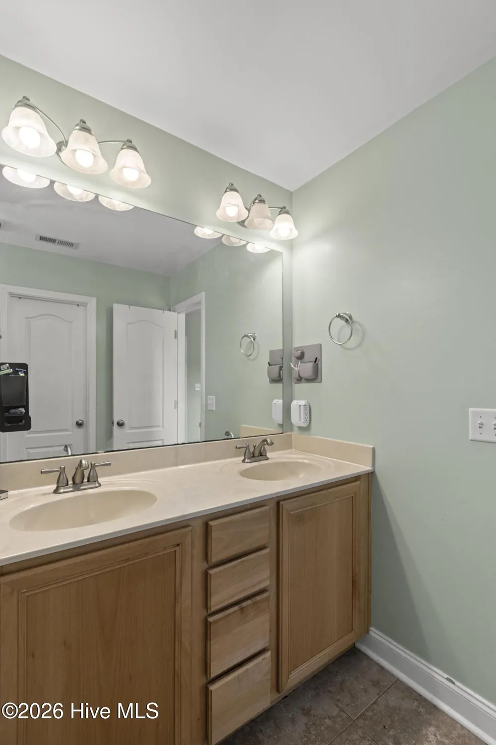 208 Gelynda Court Holly Ridge, NC 28445