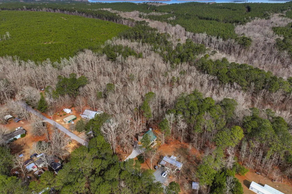 1442 Shore Line Drive Tignall, GA 30668