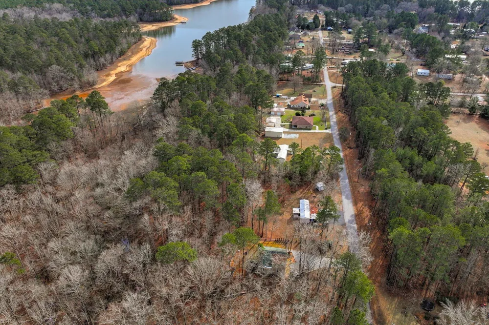1442 Shore Line Drive Tignall, GA 30668