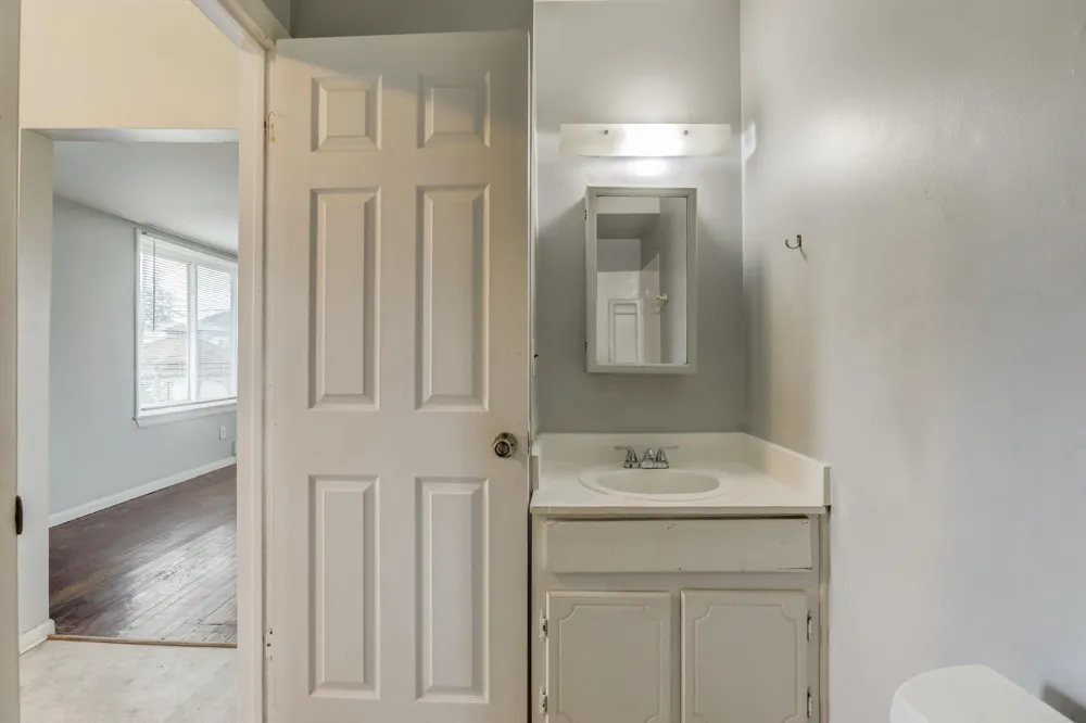 18635 Meier Street #Back Roseville City, MI 48066