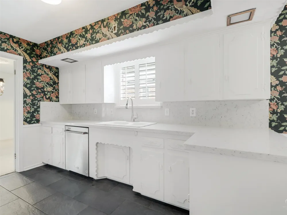 9523 Highedge Drive Dallas, TX 75238