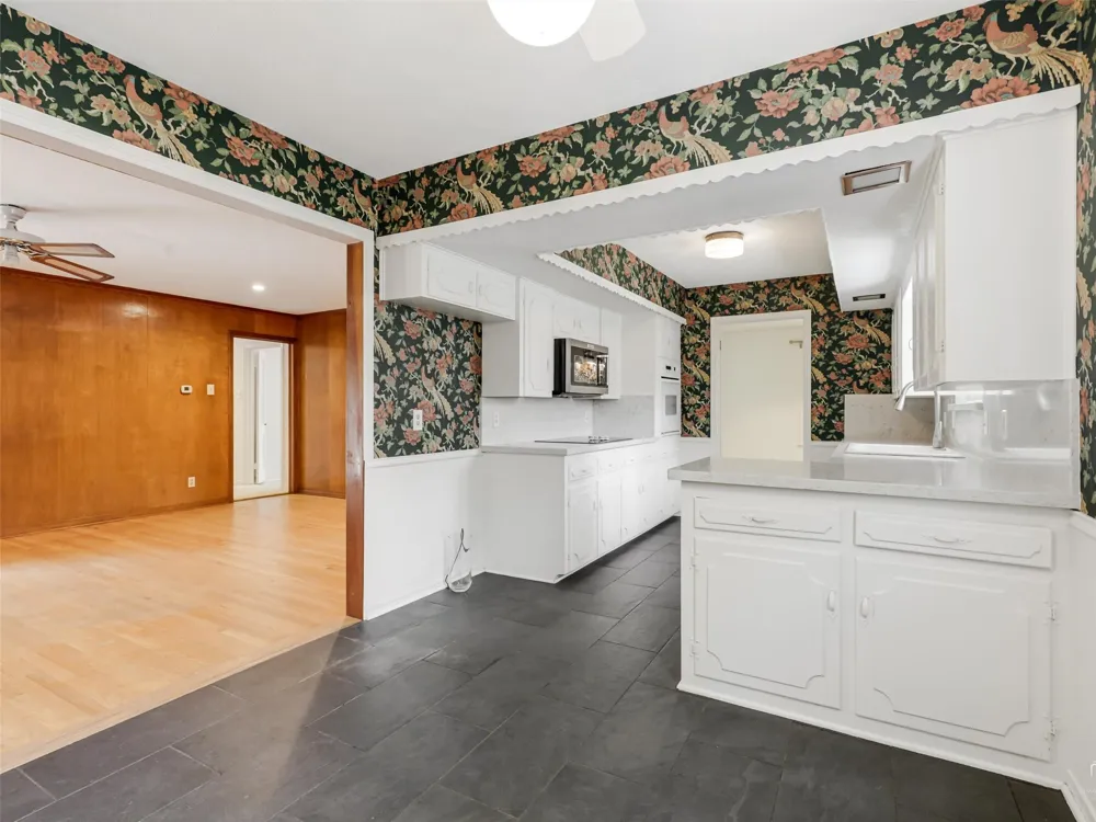 9523 Highedge Drive Dallas, TX 75238