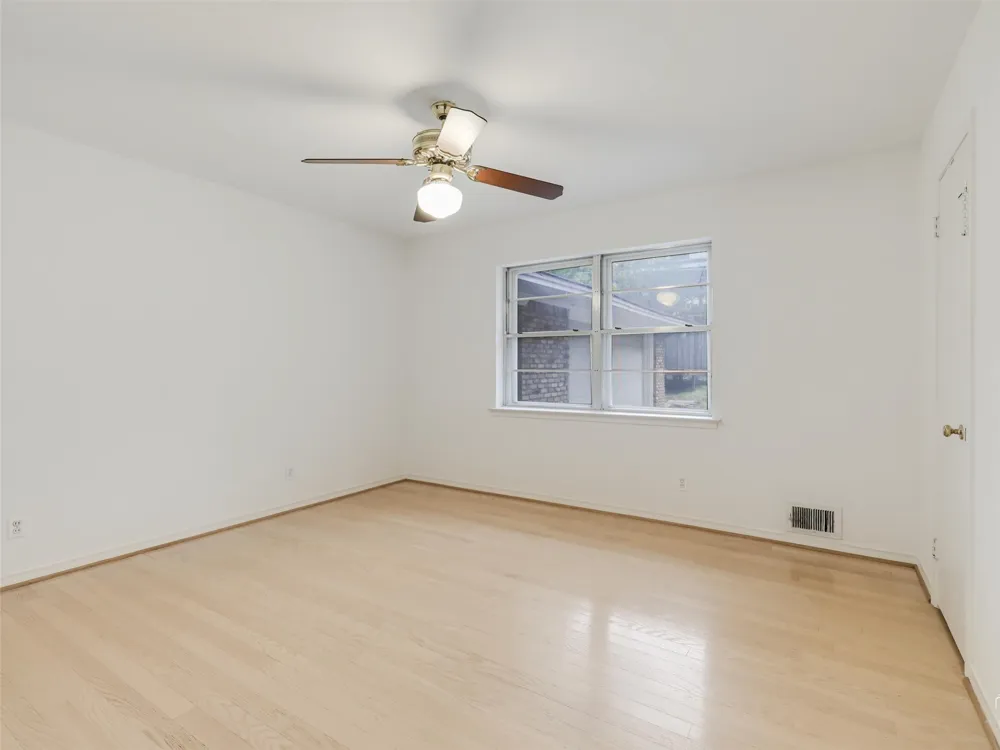 9523 Highedge Drive Dallas, TX 75238