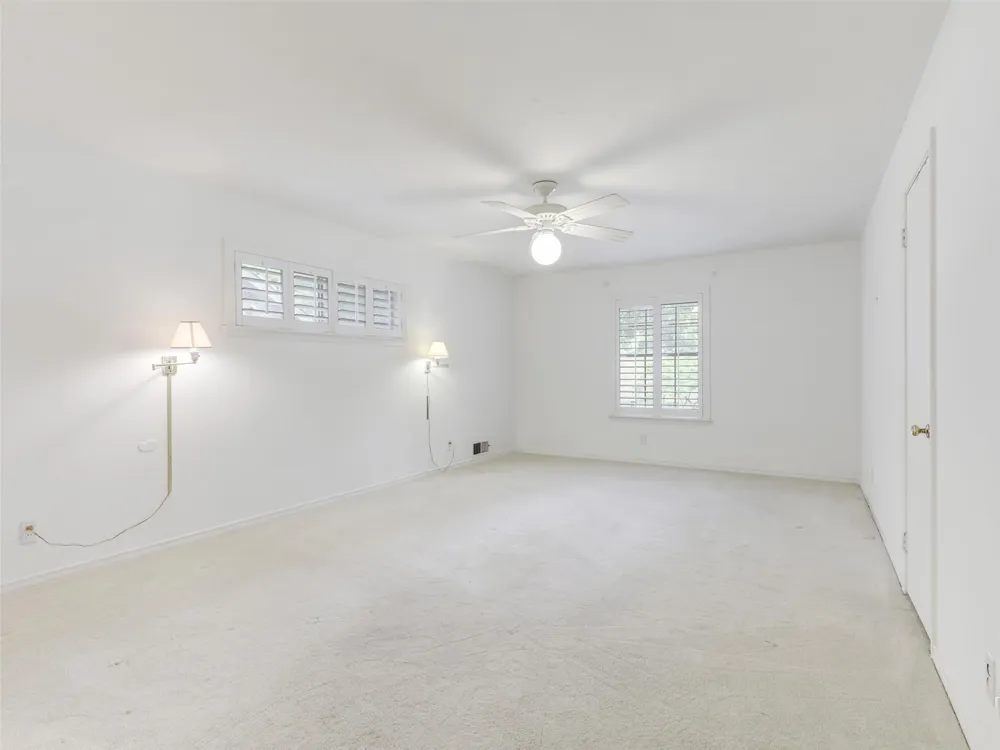 9523 Highedge Drive Dallas, TX 75238