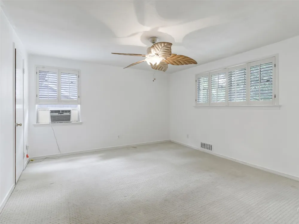 9523 Highedge Drive Dallas, TX 75238