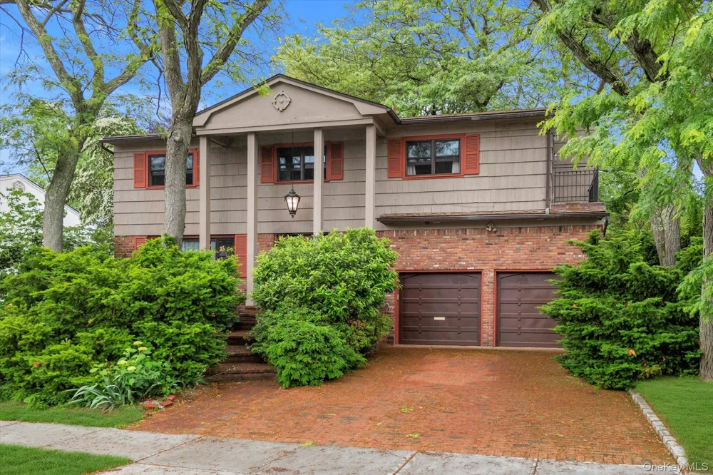 740 Kearny Drive North Woodmere, NY 11581