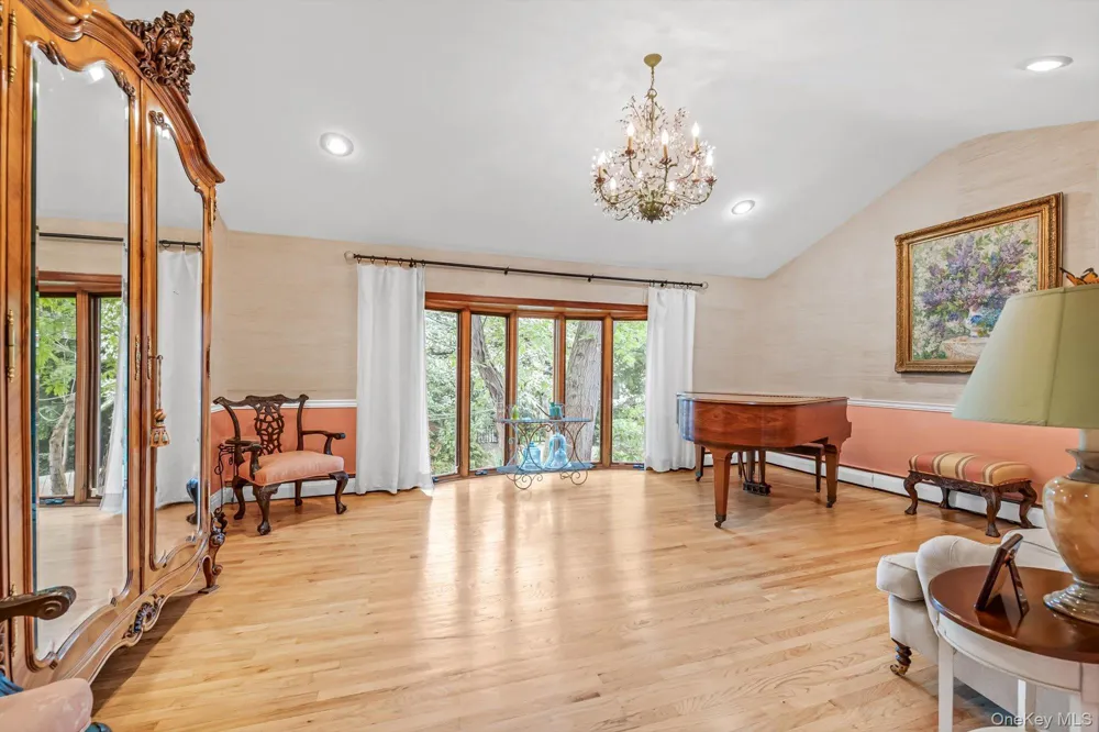 740 Kearny Drive North Woodmere, NY 11581