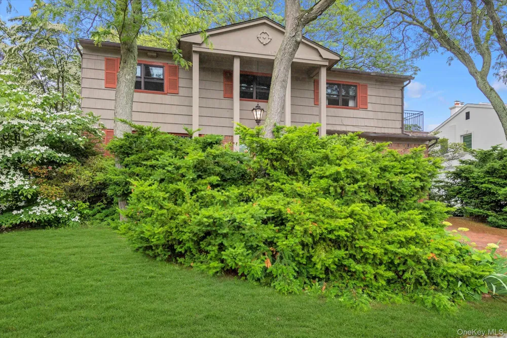 740 Kearny Drive North Woodmere, NY 11581
