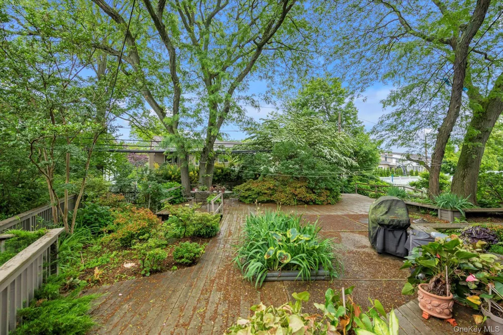 740 Kearny Drive North Woodmere, NY 11581
