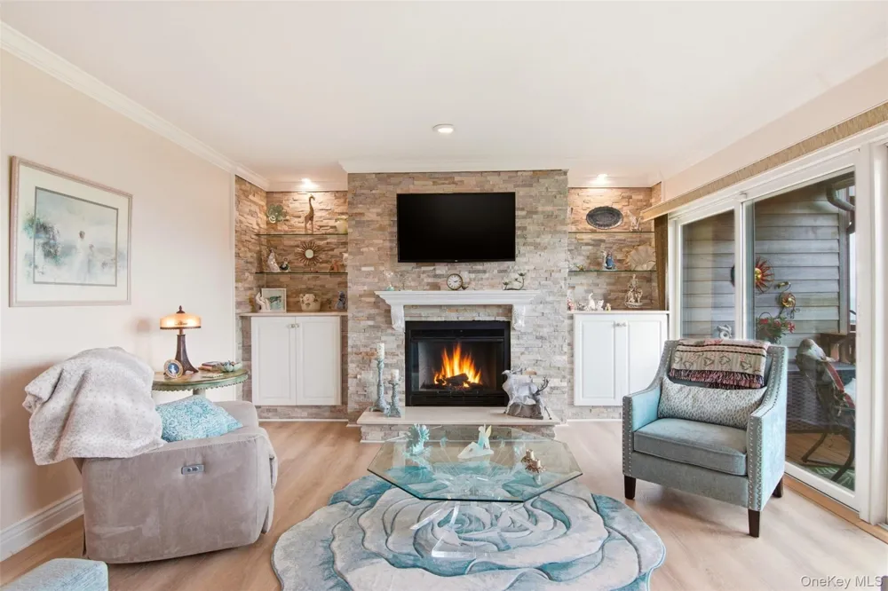 605 Fox Hill Drive Baiting Hollow, NY 11933