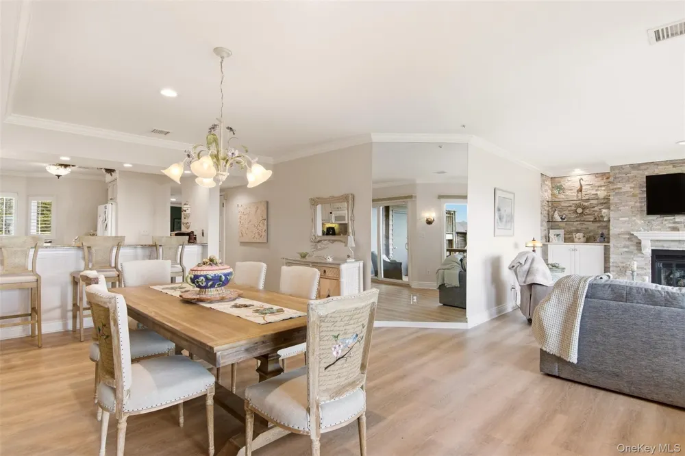 605 Fox Hill Drive Baiting Hollow, NY 11933