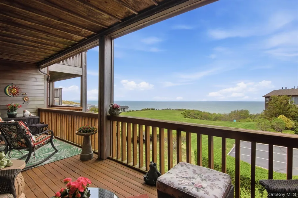 605 Fox Hill Drive Baiting Hollow, NY 11933