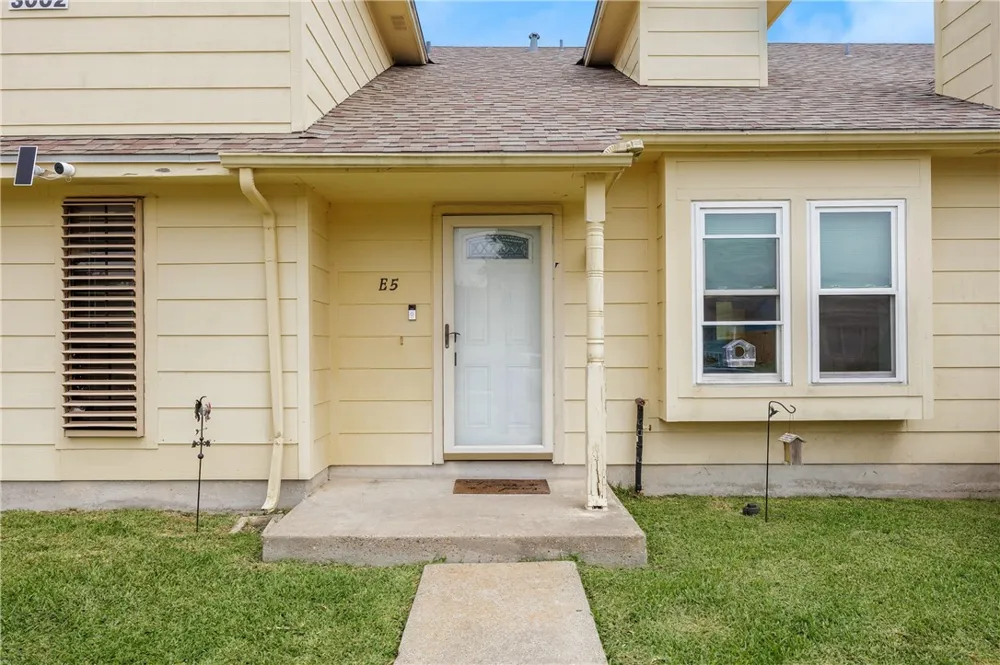 3002 Quail Springs #E-5 Corpus Christi, TX 78414
