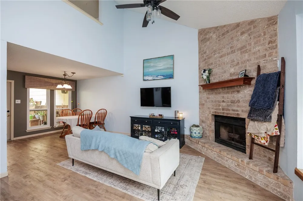3002 Quail Springs #E-5 Corpus Christi, TX 78414