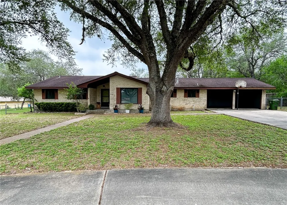 5121 Star Trek Beeville, TX 78102