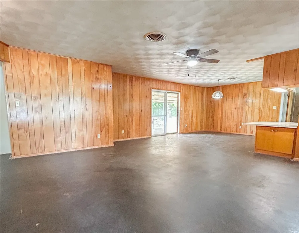 5121 Star Trek Beeville, TX 78102