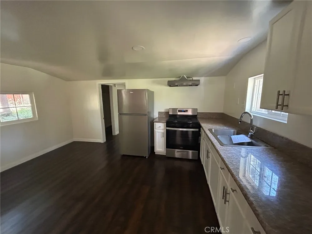 22951 Redwood Crestline, CA 92325