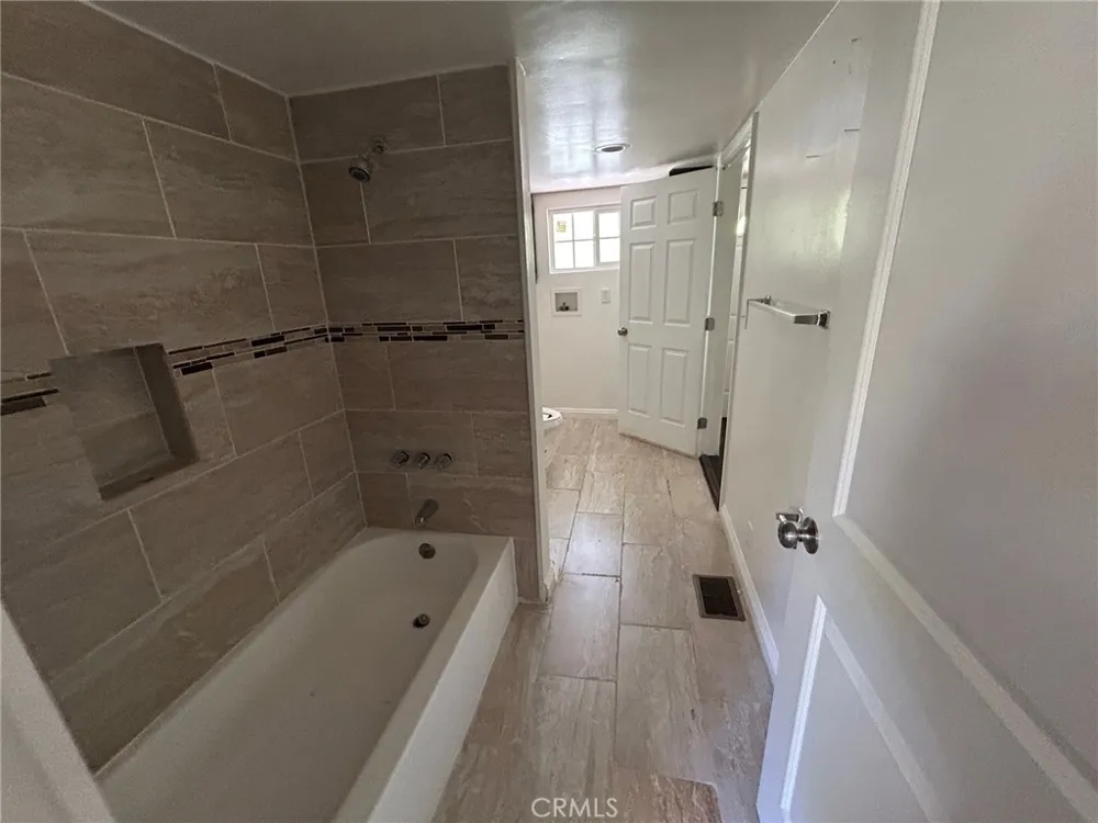 22951 Redwood Crestline, CA 92325