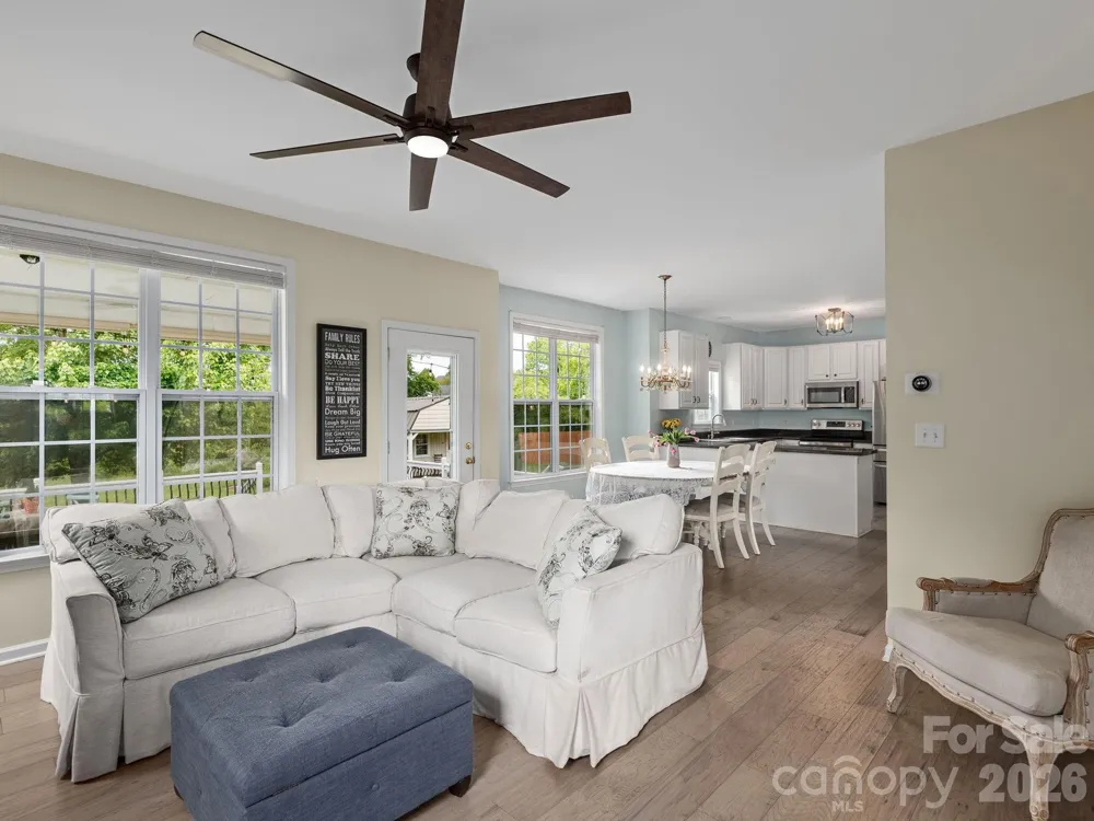 288 Walnut Crest Road Fletcher, NC 28732