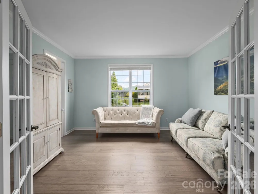 288 Walnut Crest Road Fletcher, NC 28732