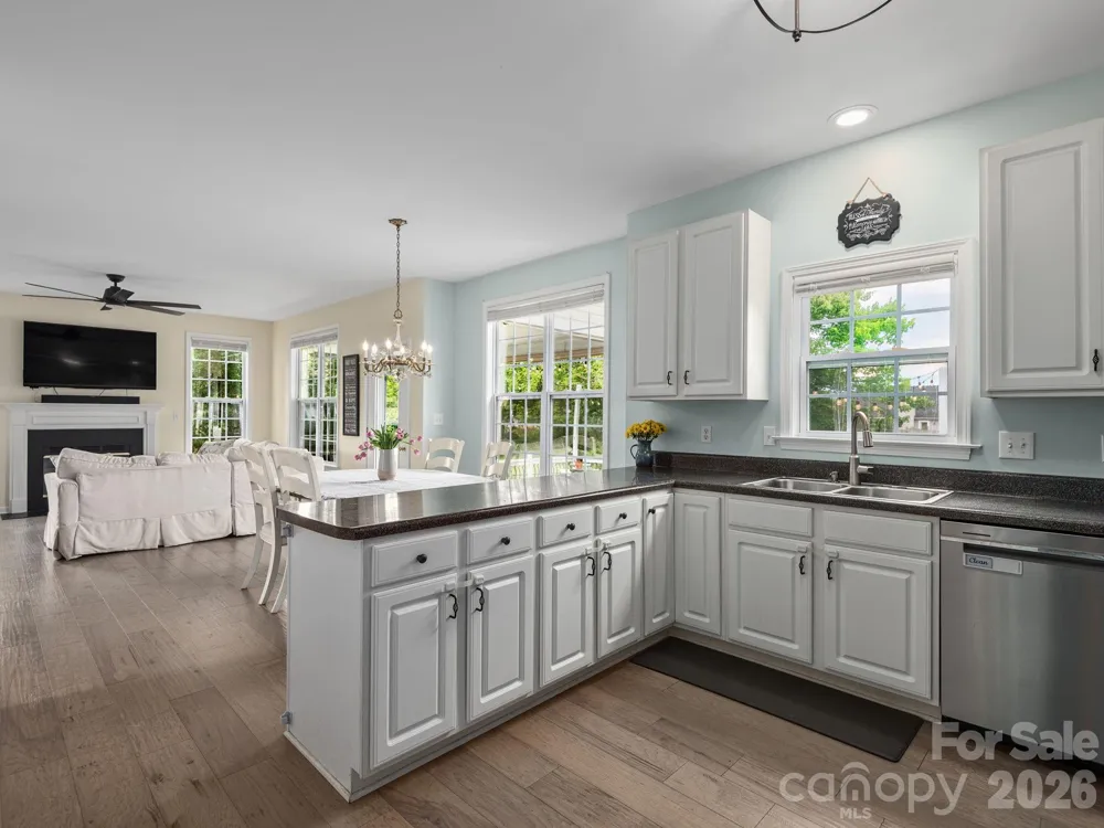 288 Walnut Crest Road Fletcher, NC 28732