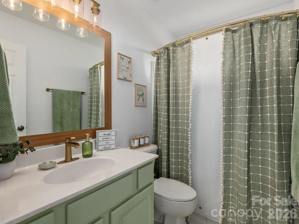 288 Walnut Crest Road Fletcher, NC 28732
