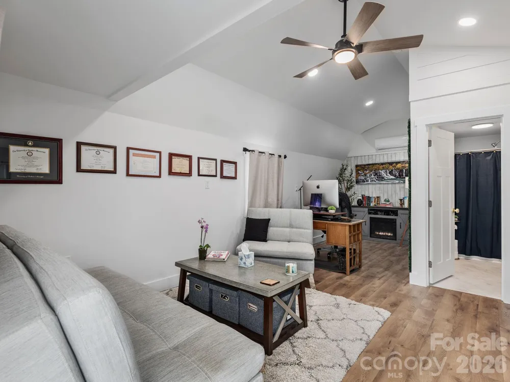 288 Walnut Crest Road Fletcher, NC 28732