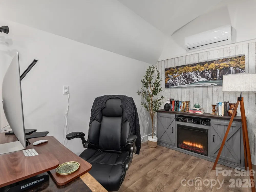 288 Walnut Crest Road Fletcher, NC 28732