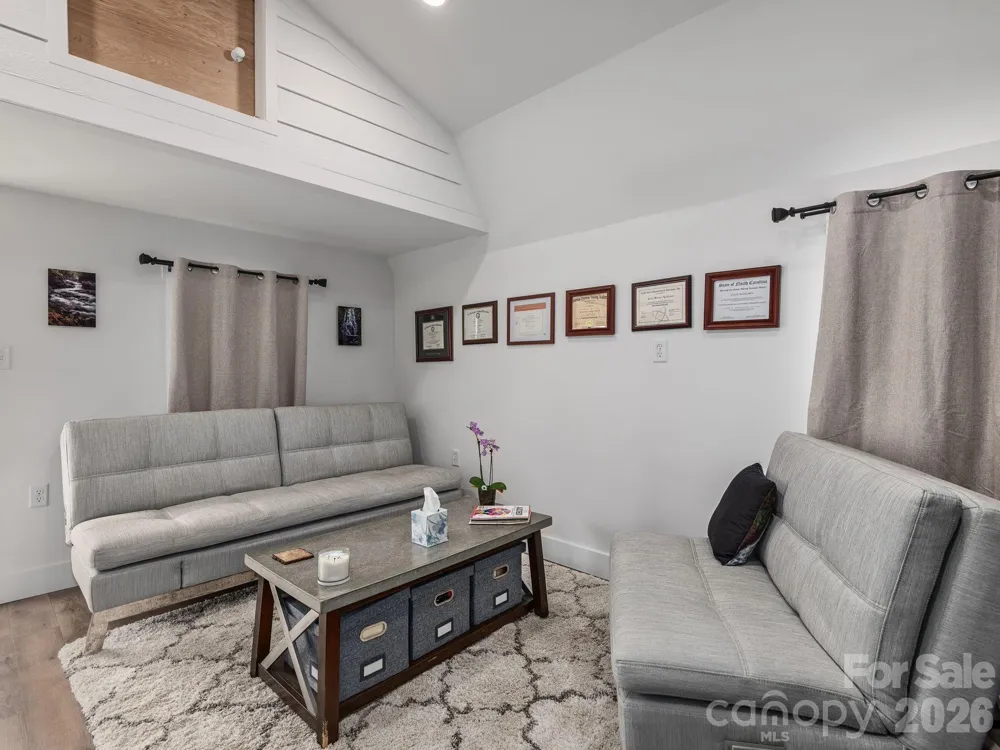 288 Walnut Crest Road Fletcher, NC 28732