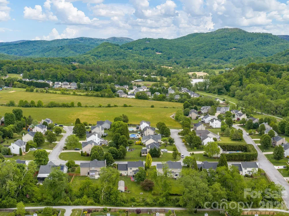288 Walnut Crest Road Fletcher, NC 28732