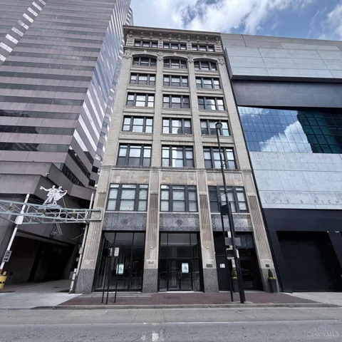 26 E Sixth Street #802
