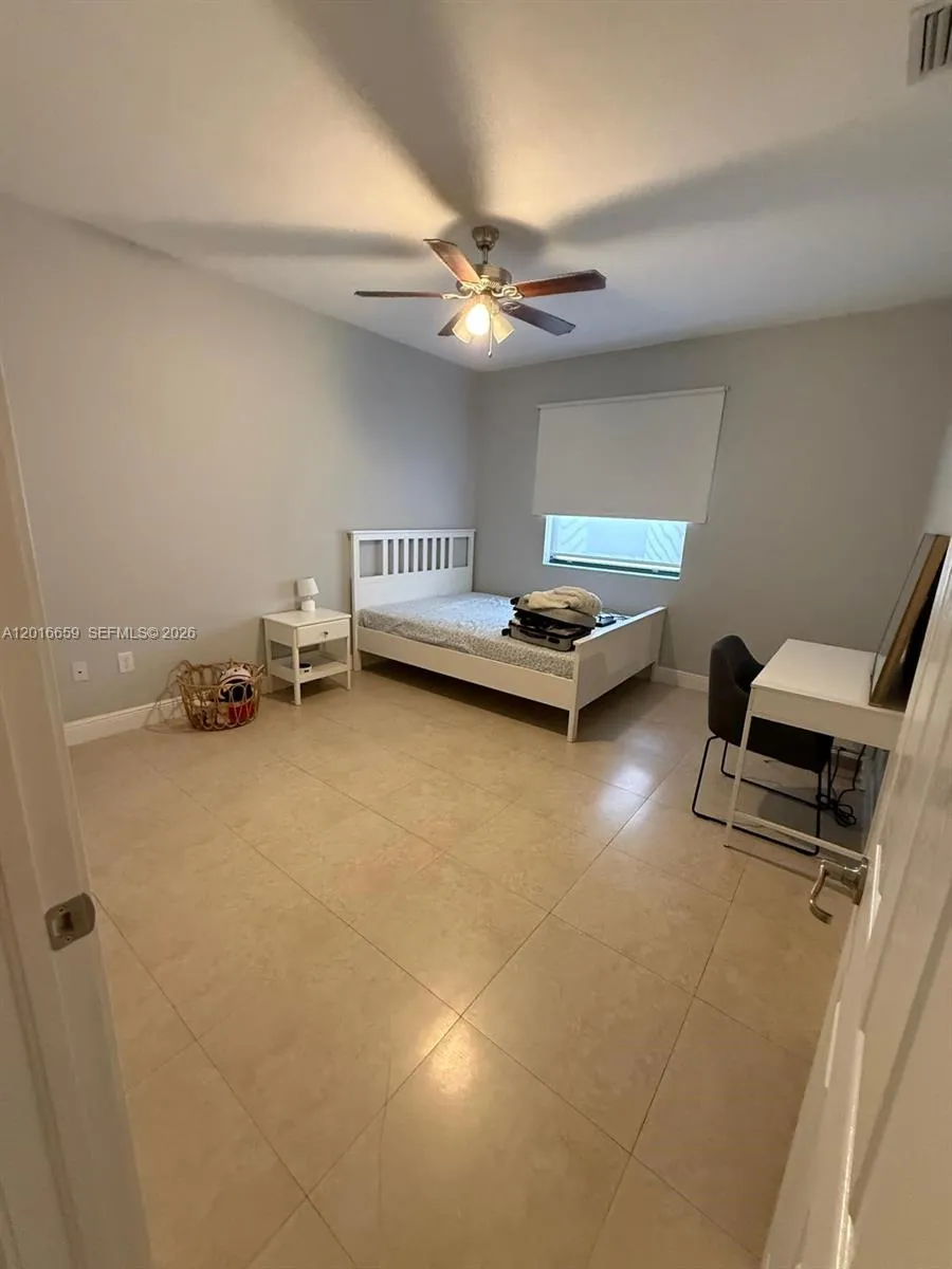 9845 NW 86th Ter Doral, FL 33178