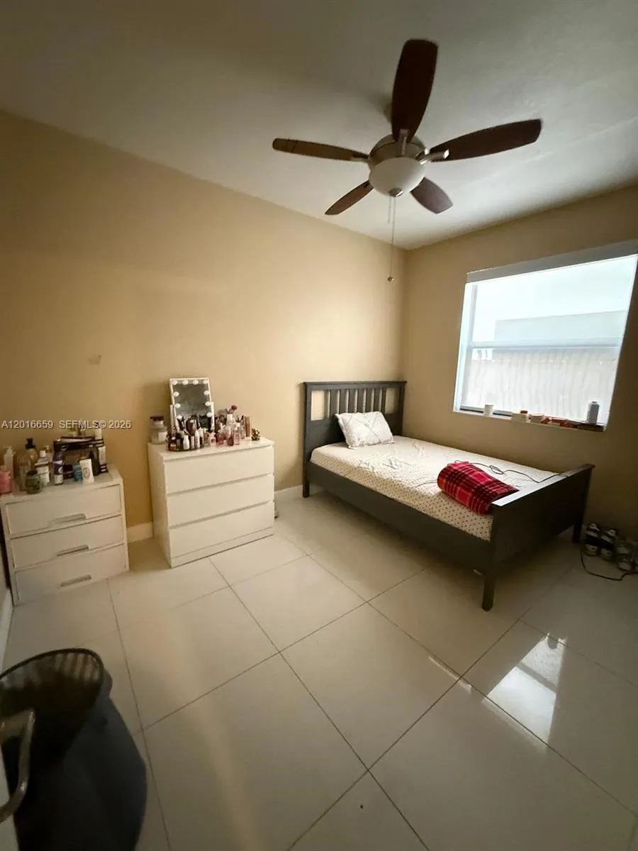 9845 NW 86th Ter Doral, FL 33178