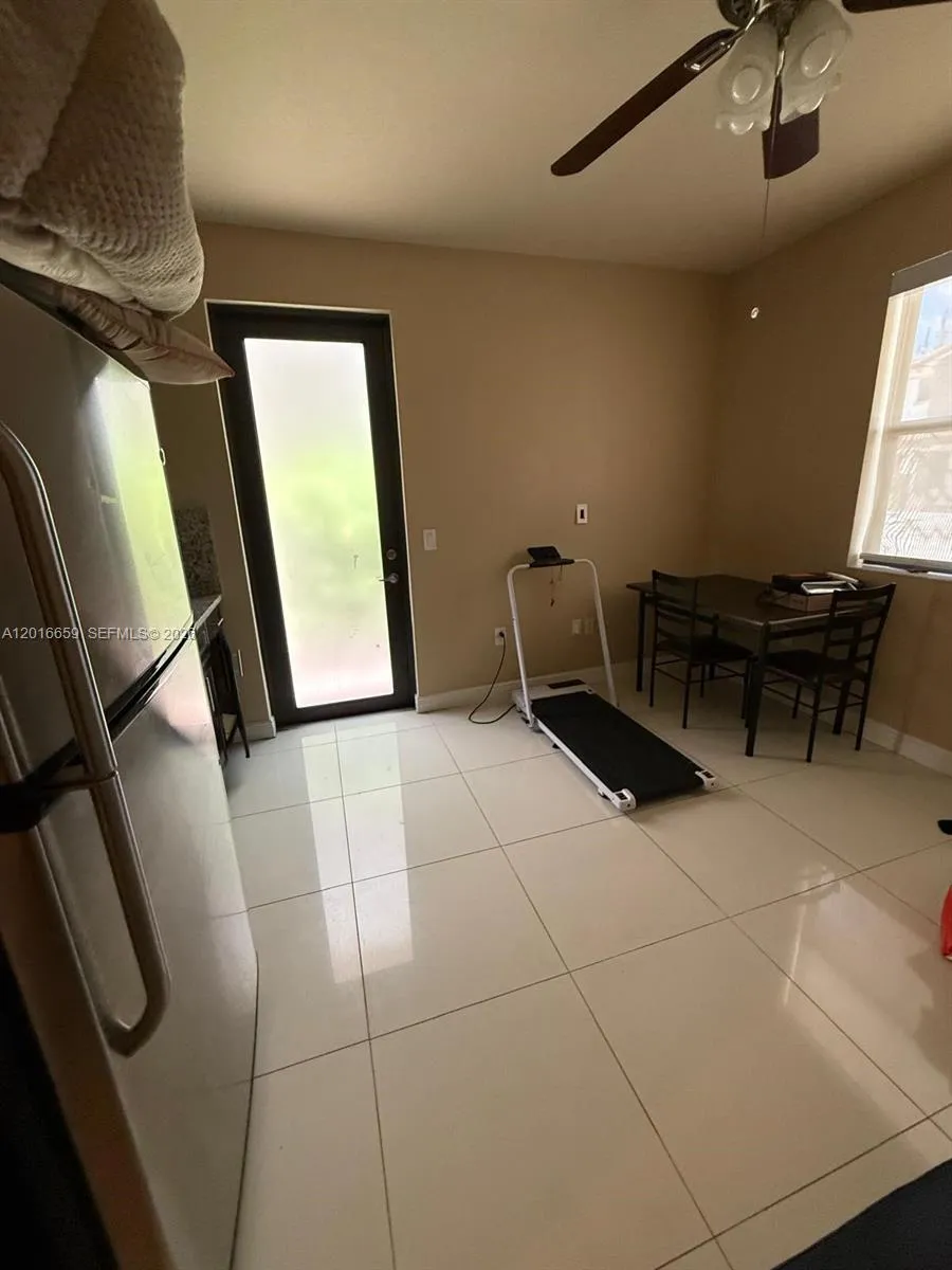 9845 NW 86th Ter Doral, FL 33178