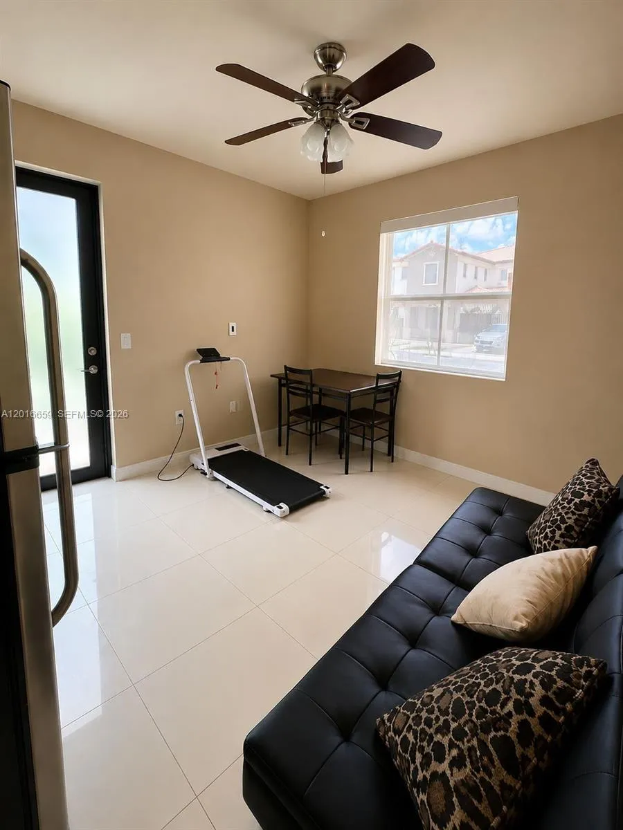 9845 NW 86th Ter Doral, FL 33178
