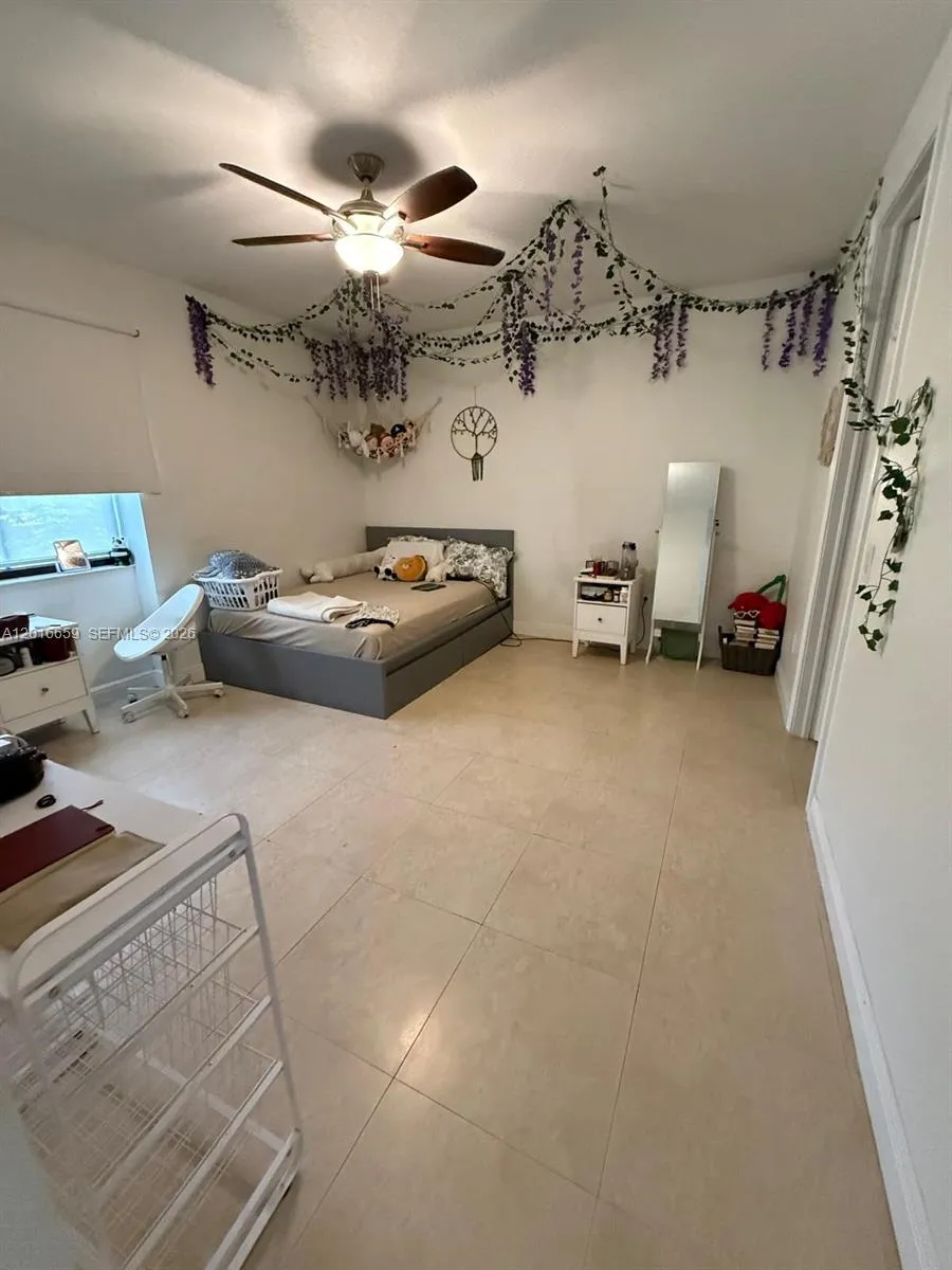 9845 NW 86th Ter Doral, FL 33178
