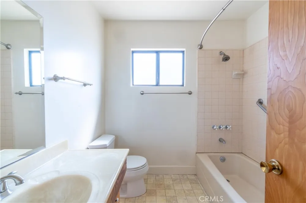 909 Garnet Redondo Beach, CA 90277