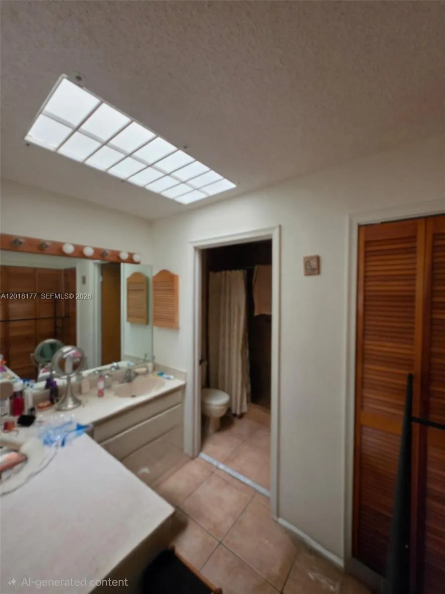 10908 SW 72nd St #215 Miami, FL 33173