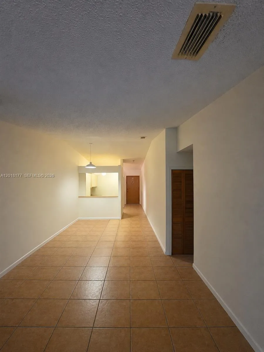 10908 SW 72nd St #215 Miami, FL 33173