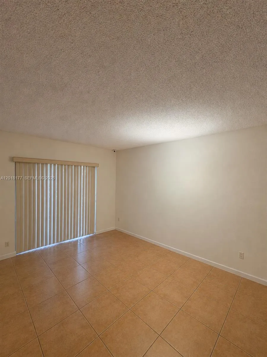 10908 SW 72nd St #215 Miami, FL 33173